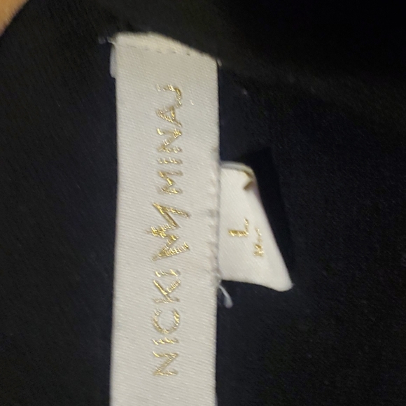 NICKI MANAJ: Asymmetrical Crop Top - Picture 2 of 4